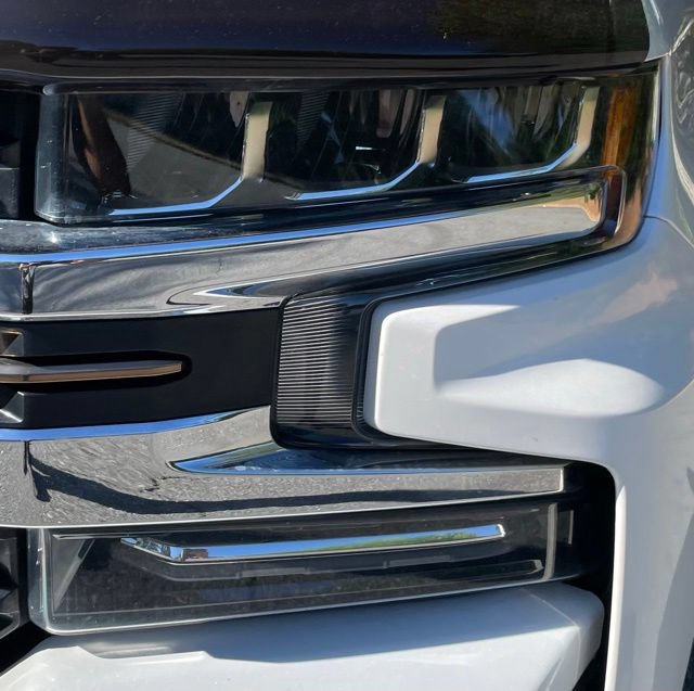Used 2019 Chevrolet Silverado 1500 High Country w/ Technology Package AWD/4WD image 12