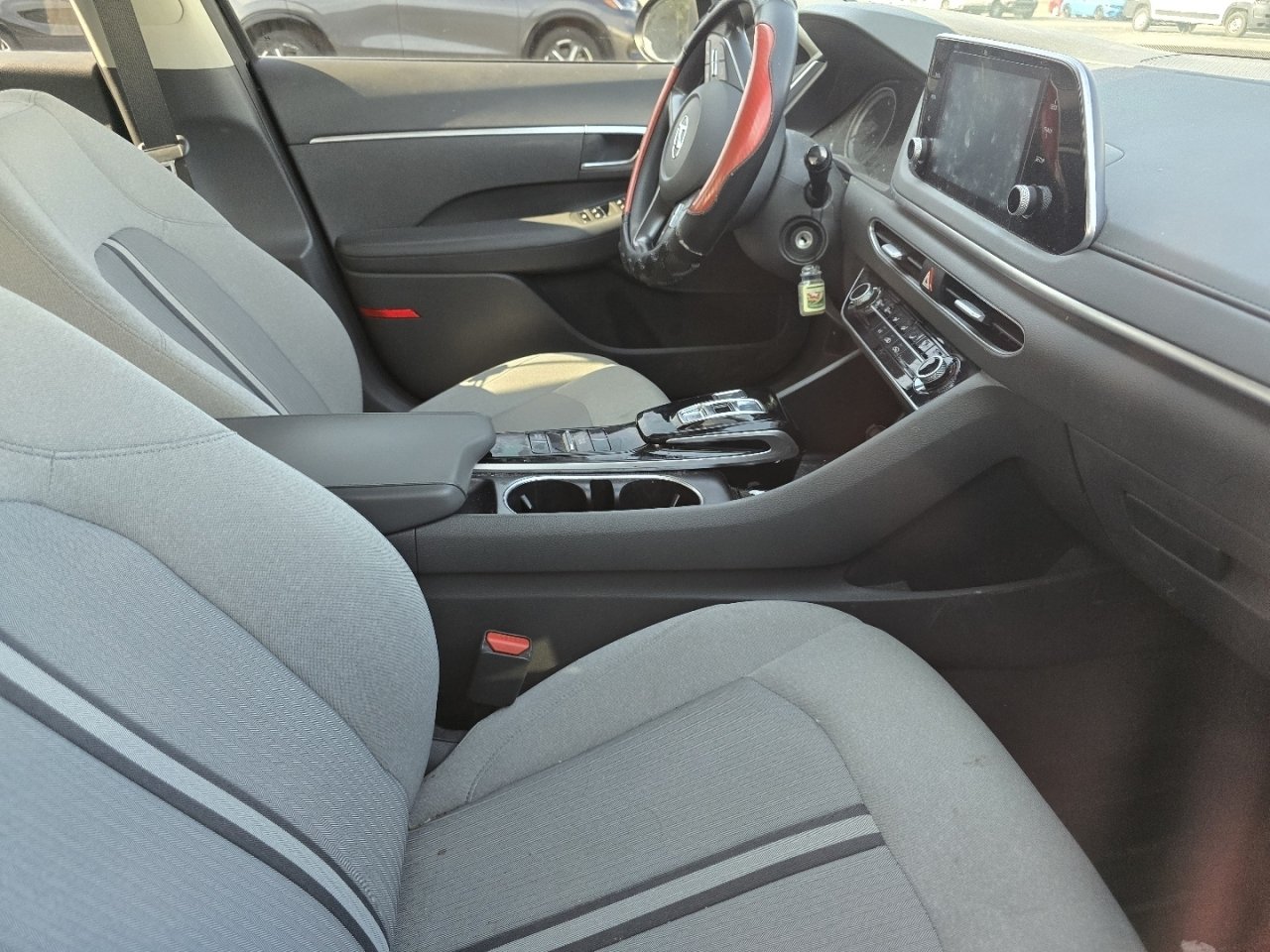 Used 2020 Hyundai Sonata SE w/ Preferred Accessory Package FWD image 12