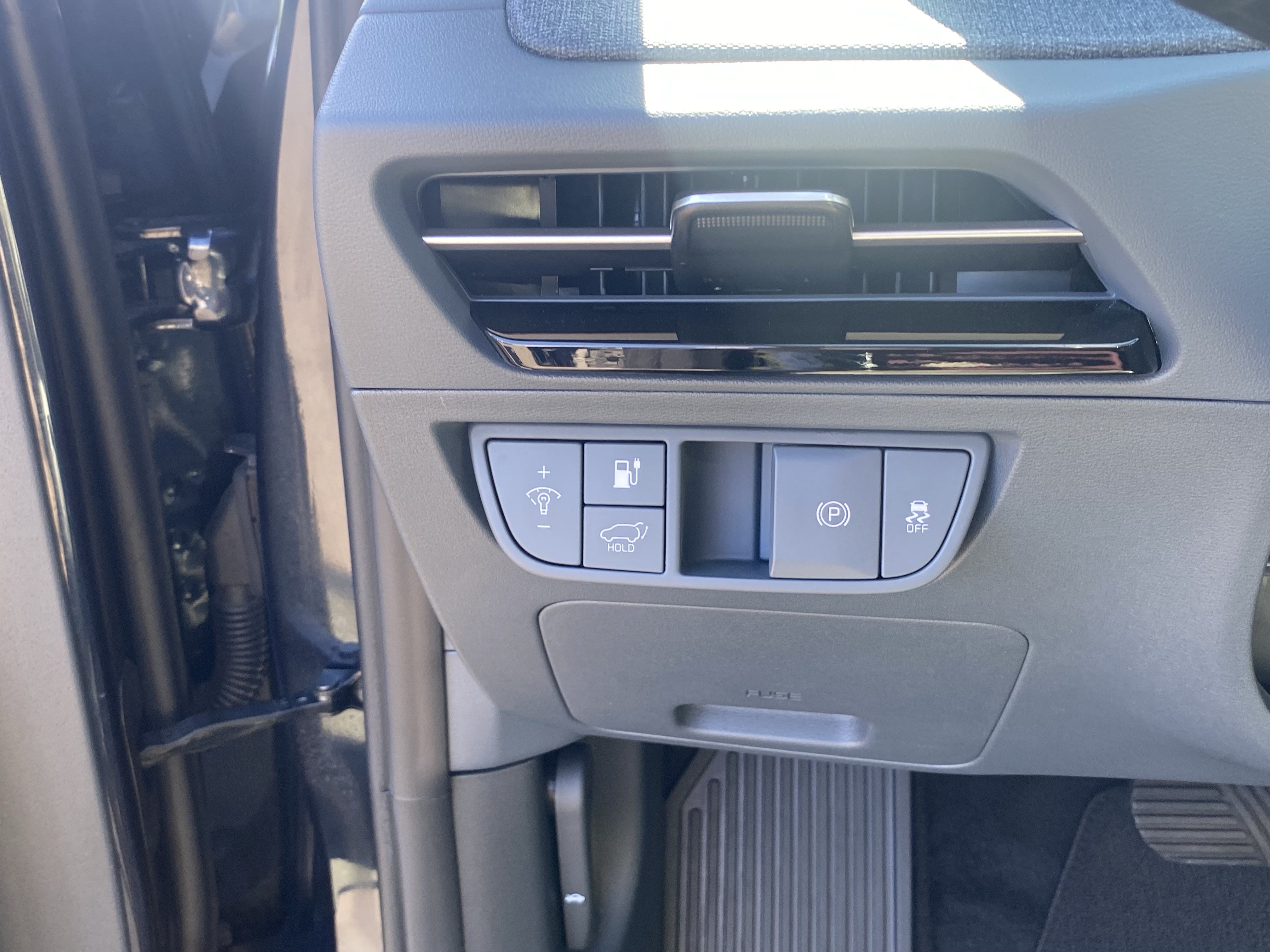 Used 2024 Kia EV6 Wind w/ Wind Technology Package AWD/4WD image 25