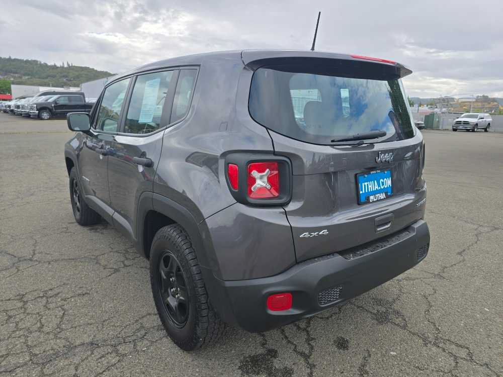 Used 2021 Jeep Renegade Sport AWD/4WD image 3