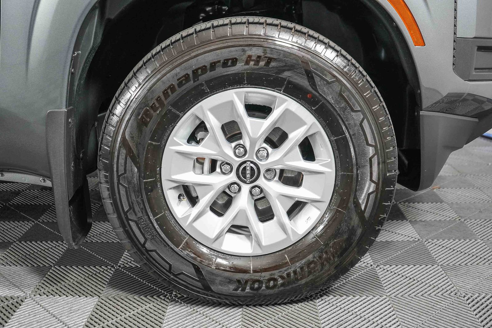 Certified 2025 Nissan Frontier S image 11