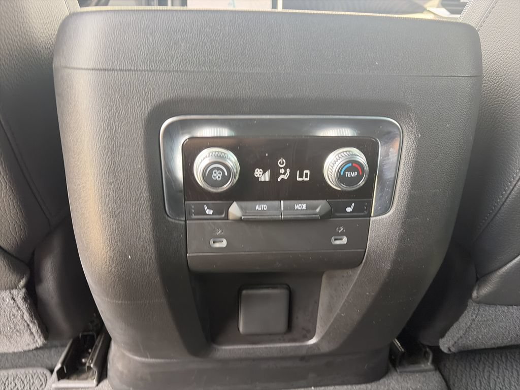 Used 2021 GMC Yukon XL Denali AWD/4WD image 31