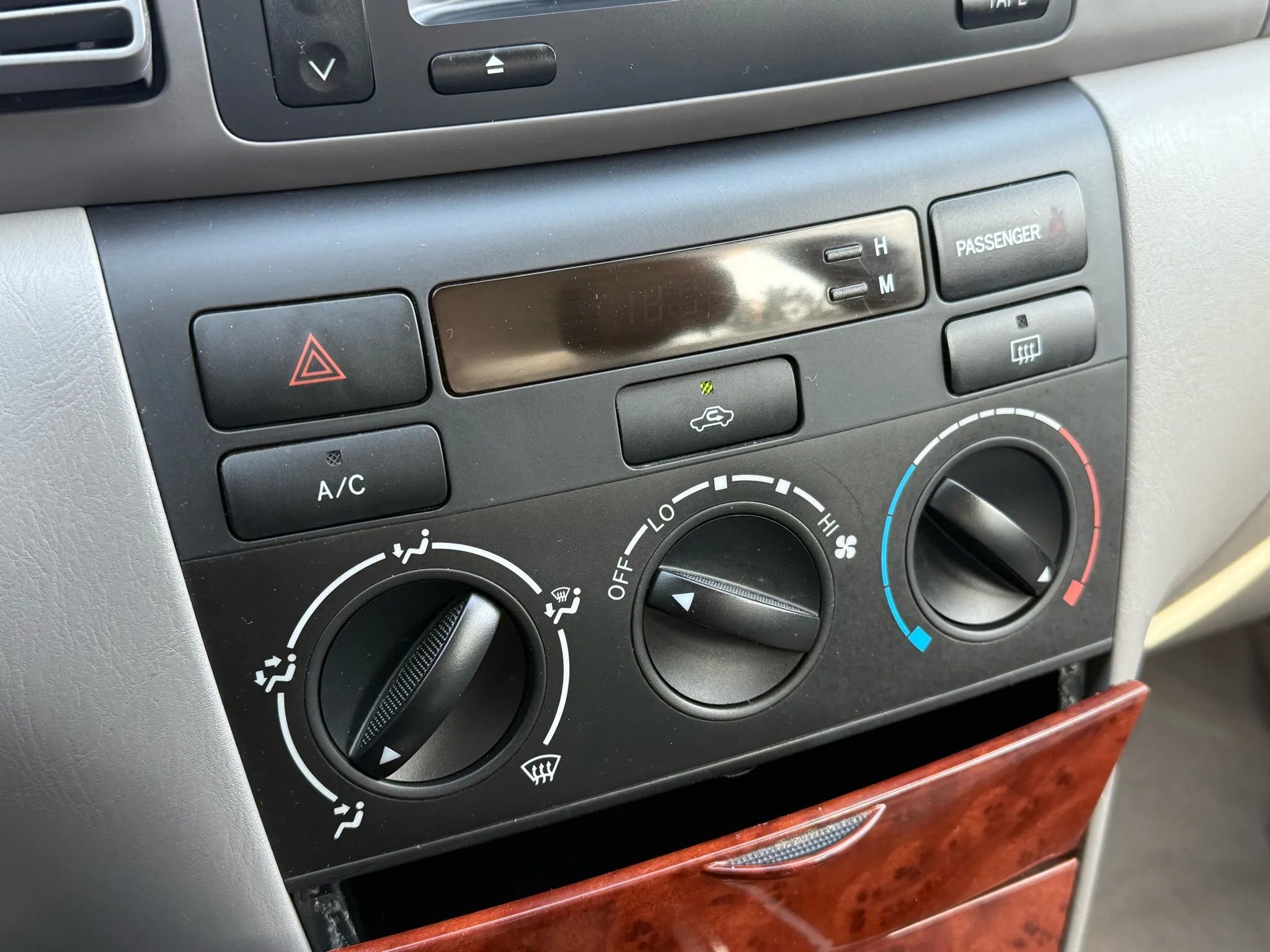 Used 2003 Toyota Corolla LE image 29