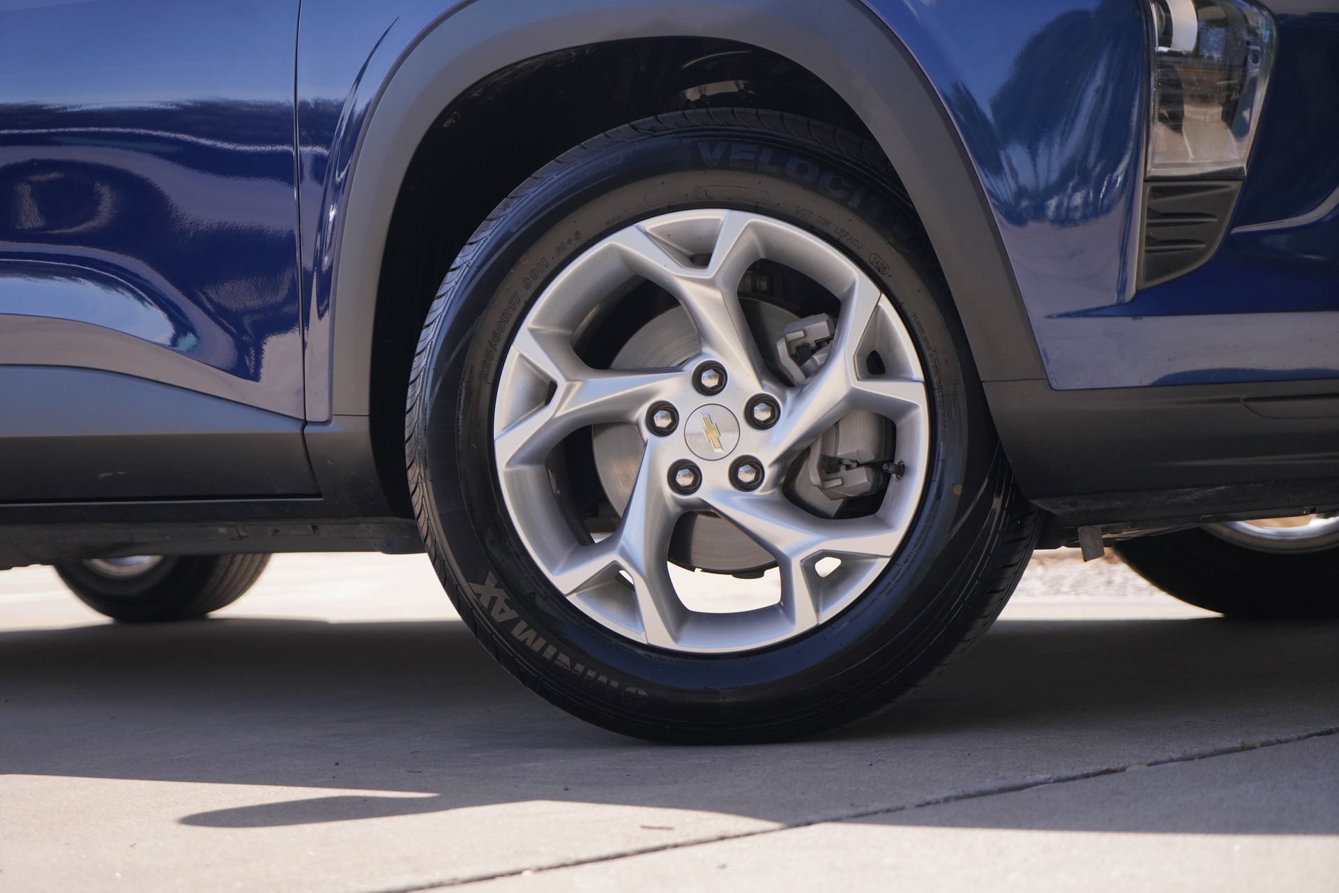 Used 2024 Chevrolet Trax LS w/ LS Convenience Package FWD image 3