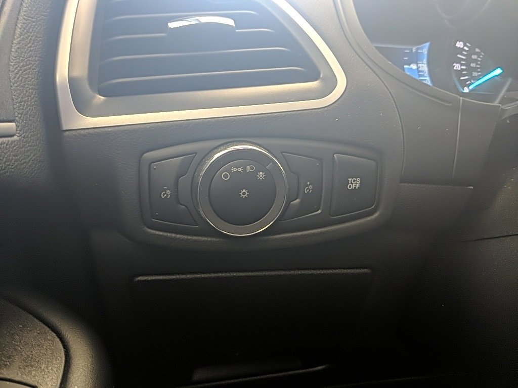 Used 2023 Ford Edge SEL image 19