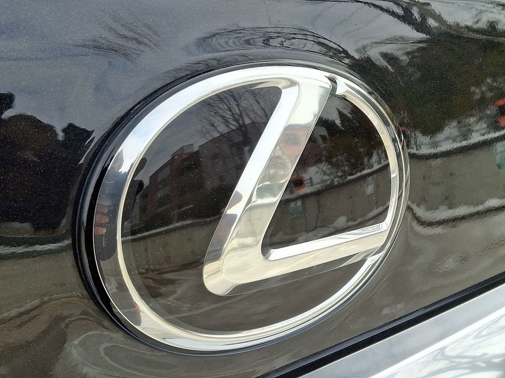 Used 2023 Lexus GX 460 Premium w/ Accessory Package image 29