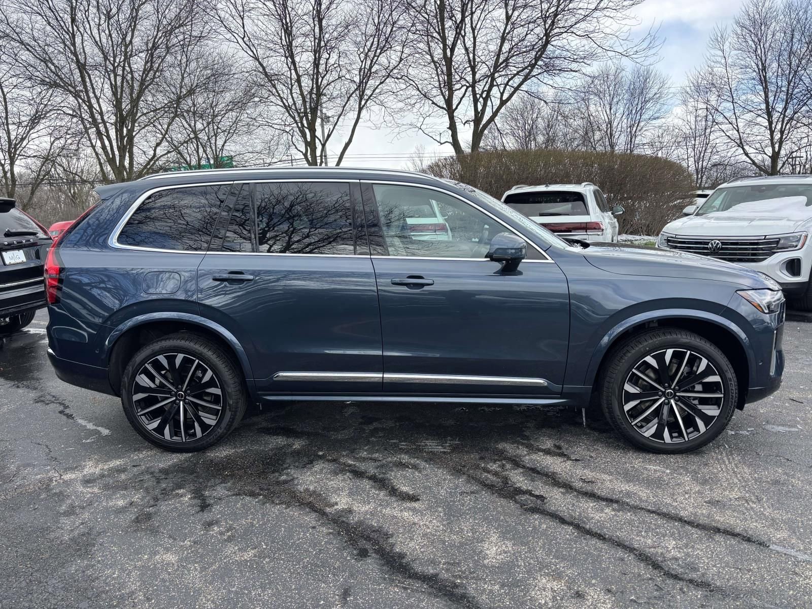 New 2026 Volvo XC90 B5 Plus w/ Protection Package Premier image 4
