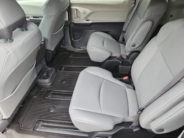 Certified 2022 Toyota Sienna XLE FWD image 22