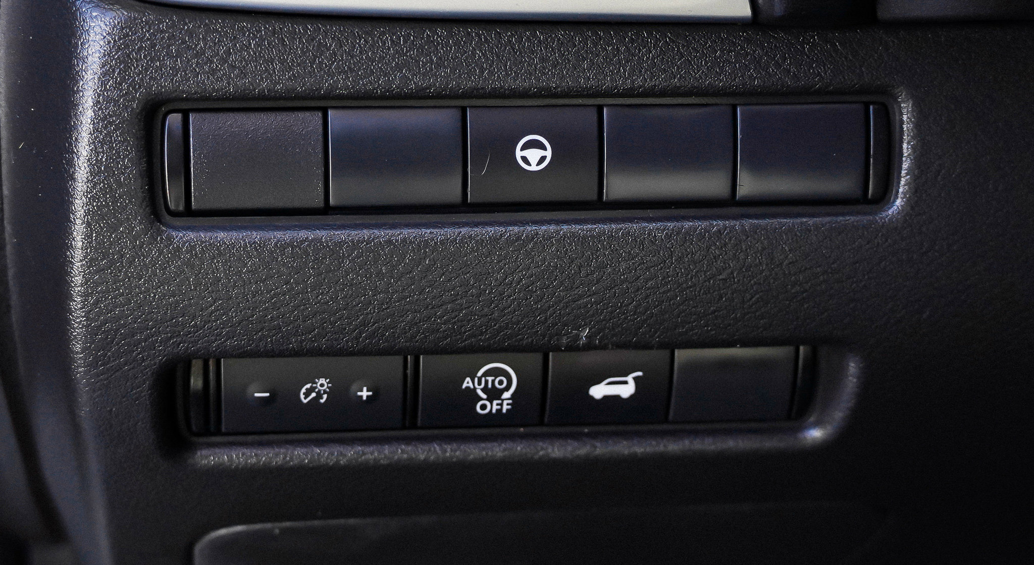 Used 2025 Nissan Rogue SV image 18