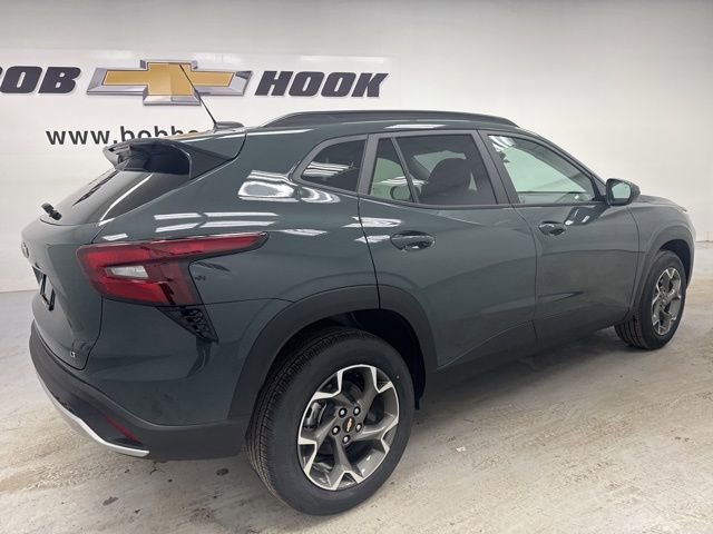 New 2026 Chevrolet Trax LT w/ Driver Confidence Package image 5