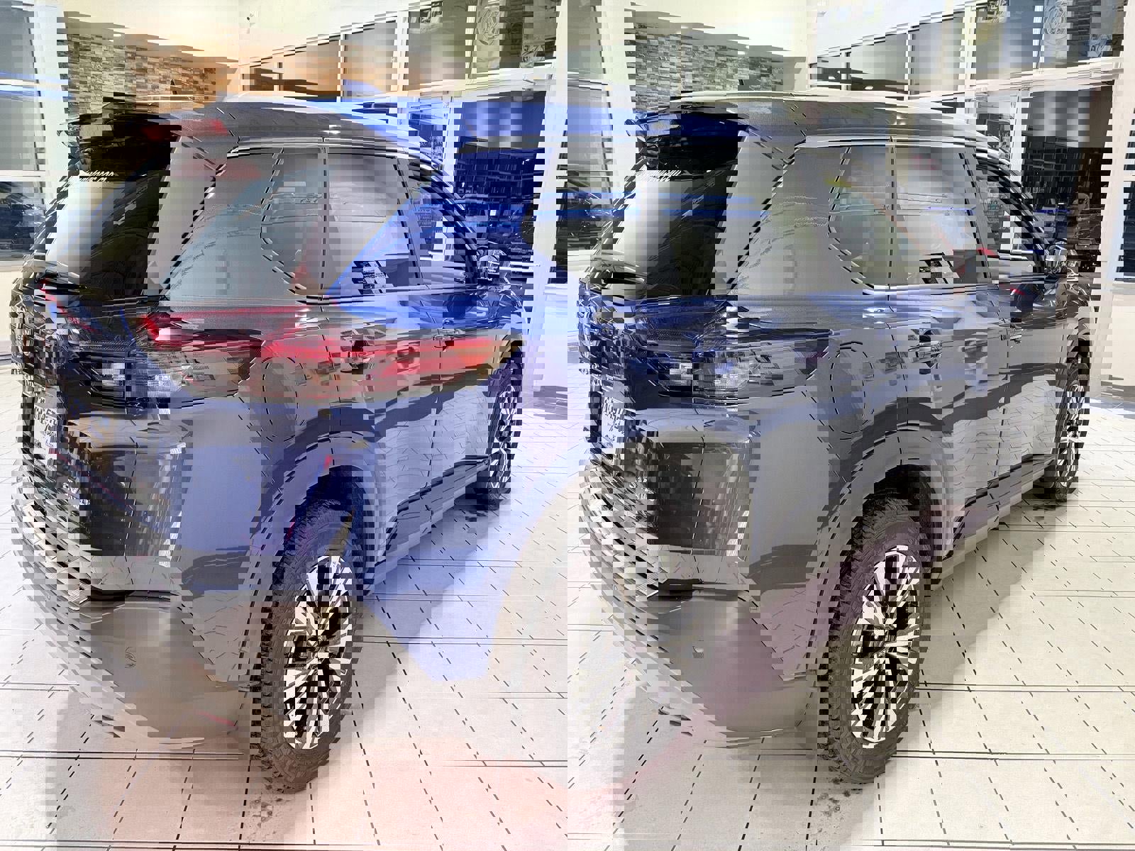 Used 2023 Nissan Rogue SV w/ SV Premium Package image 7