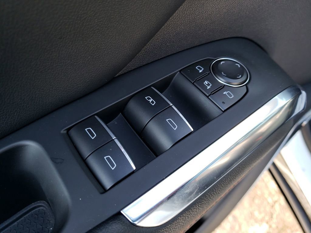 Used 2024 Chevrolet Traverse RS image 11