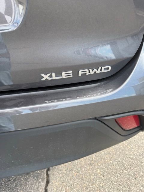 Used 2023 Toyota Highlander XLE image 9