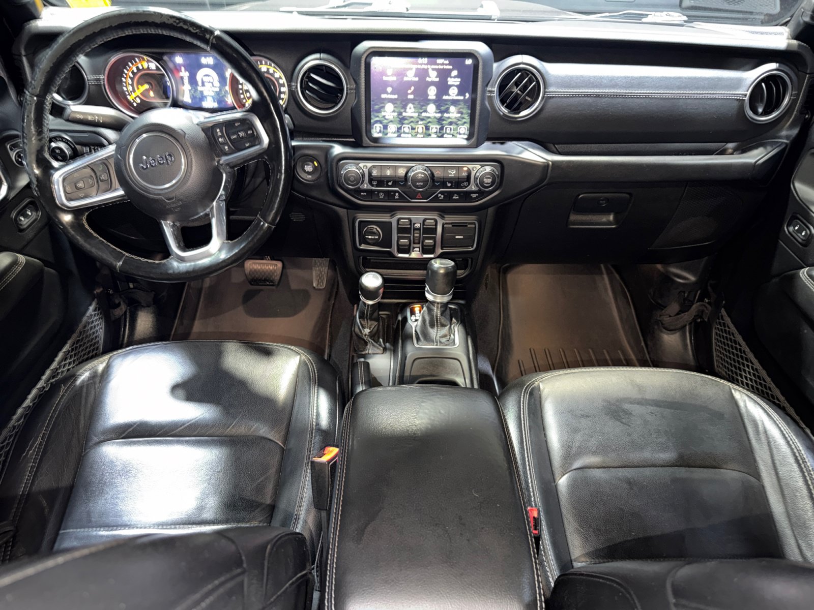 Used 2020 Jeep Gladiator Overland AWD/4WD image 15