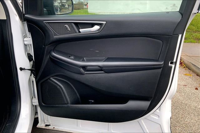 Used 2016 Ford Edge SE image 24