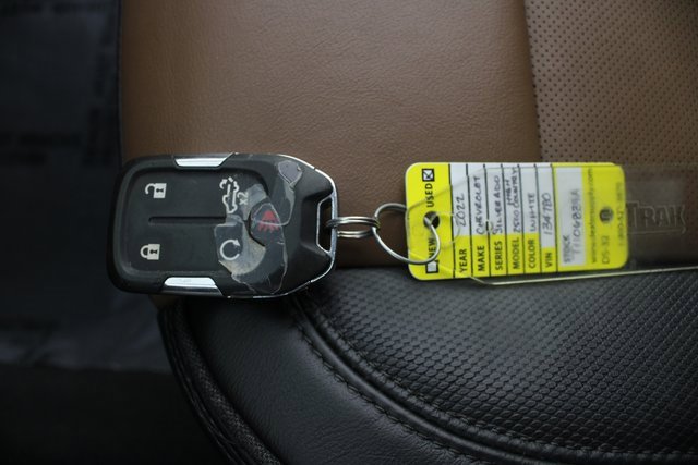 Used 2022 Chevrolet Silverado 2500 High Country w/ Z71 Off-Road Package image 9