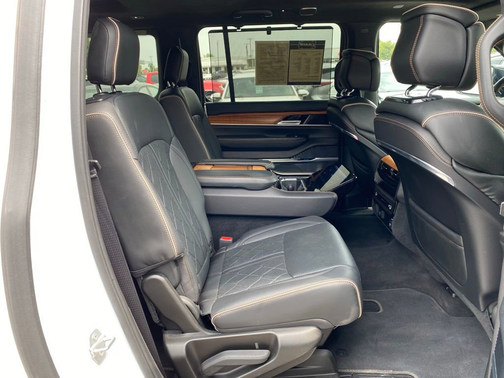 Used 2024 Jeep Grand Wagoneer L Series III image 39