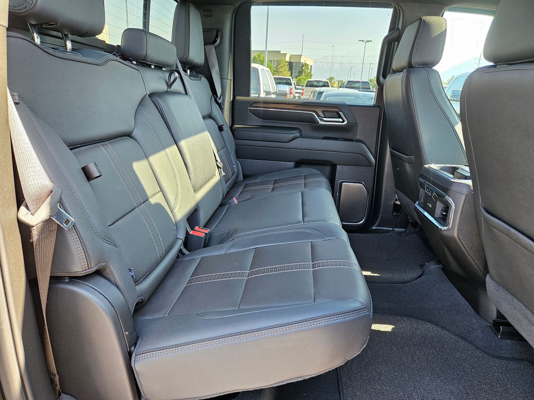 Used 2024 Chevrolet Silverado 3500 High Country AWD/4WD image 31