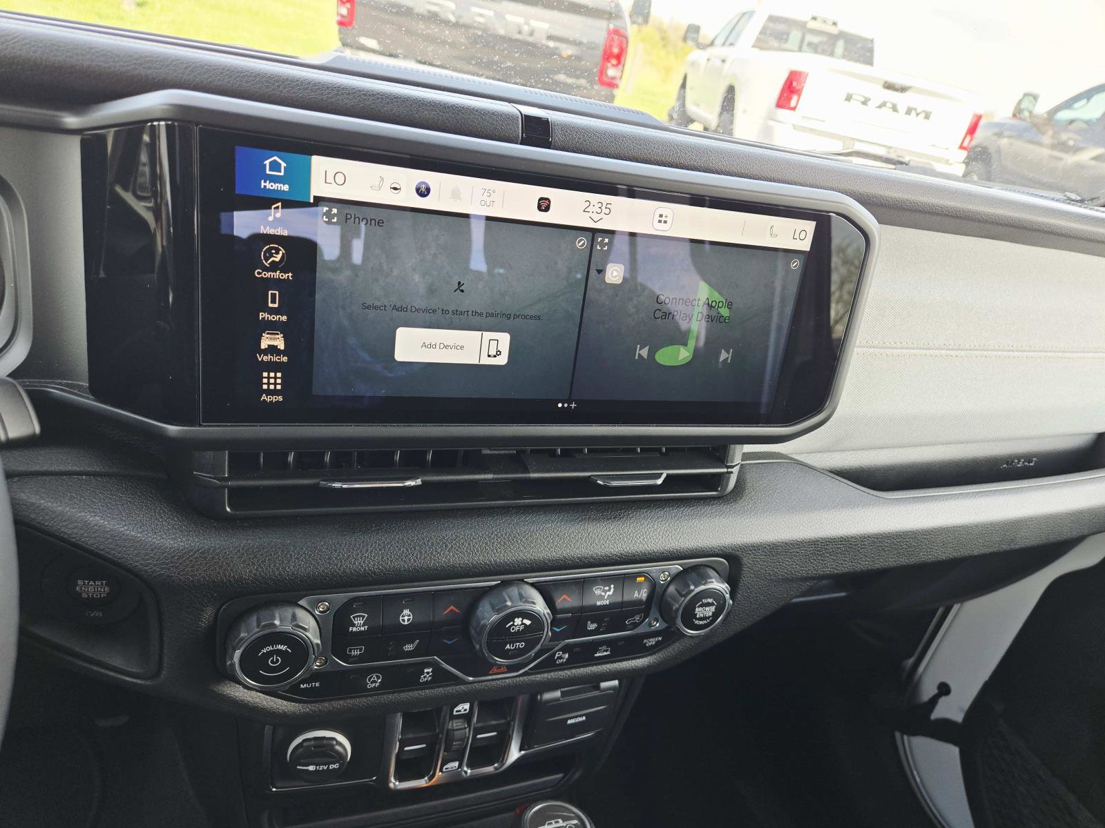 Used 2024 Jeep Gladiator Sport image 28