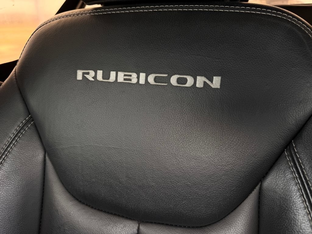 Used 2015 Jeep Wrangler Rubicon w/ Power Convenience Group AWD/4WD image 15