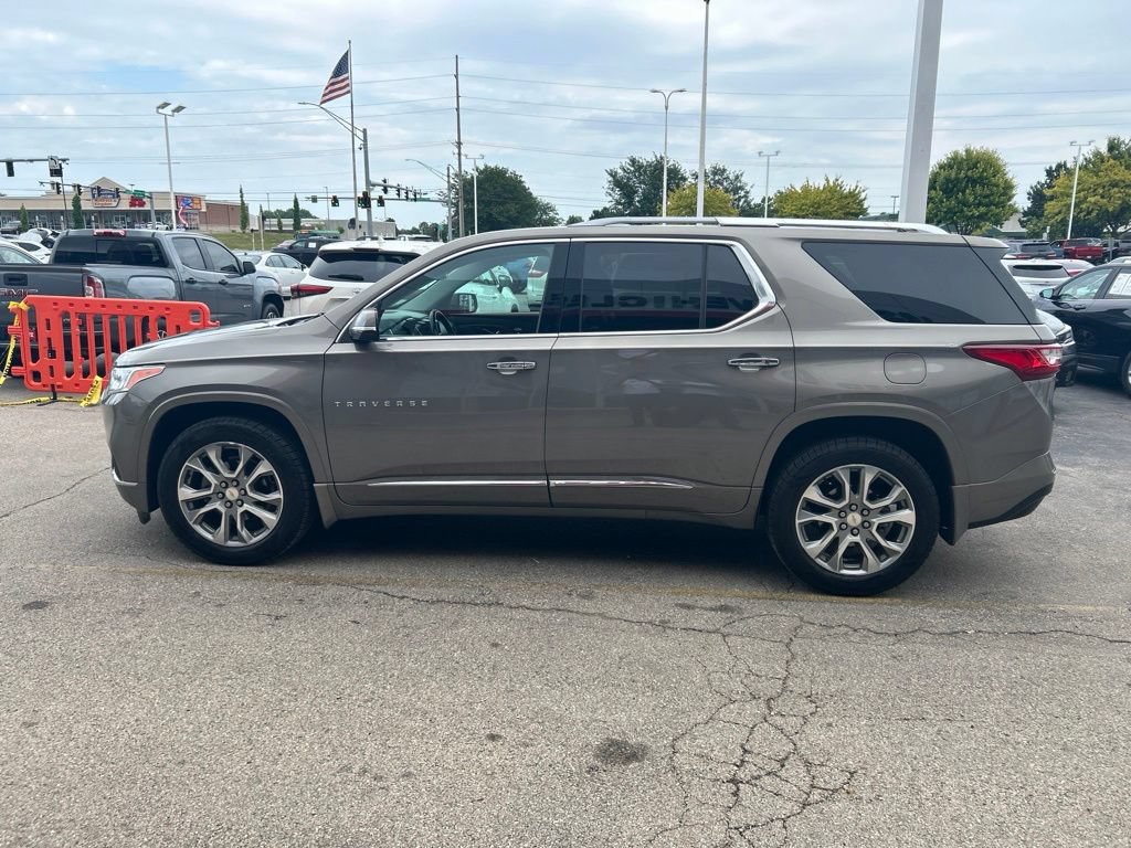 Used 2018 Chevrolet Traverse Premier w/ Driver Confidence II Package FWD image 2