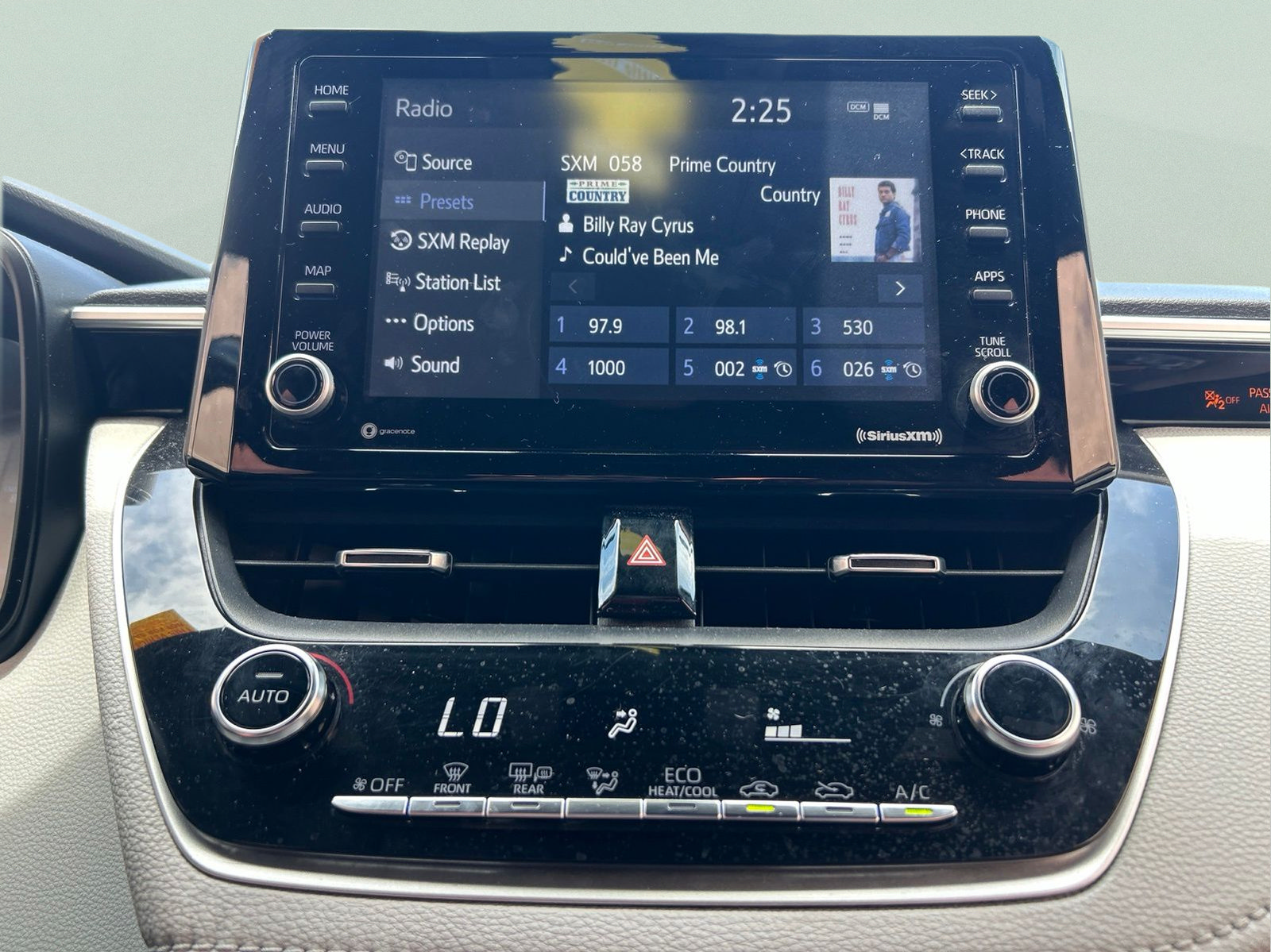 Used 2022 Toyota Corolla SE FWD image 29