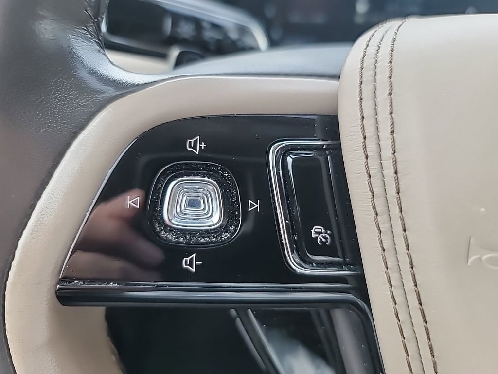 Used 2022 Lincoln Aviator Reserve w/ Equipment Group 201A AWD/4WD image 22