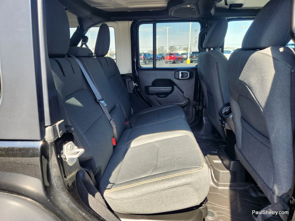 Used 2025 Jeep Wrangler Willys image 39