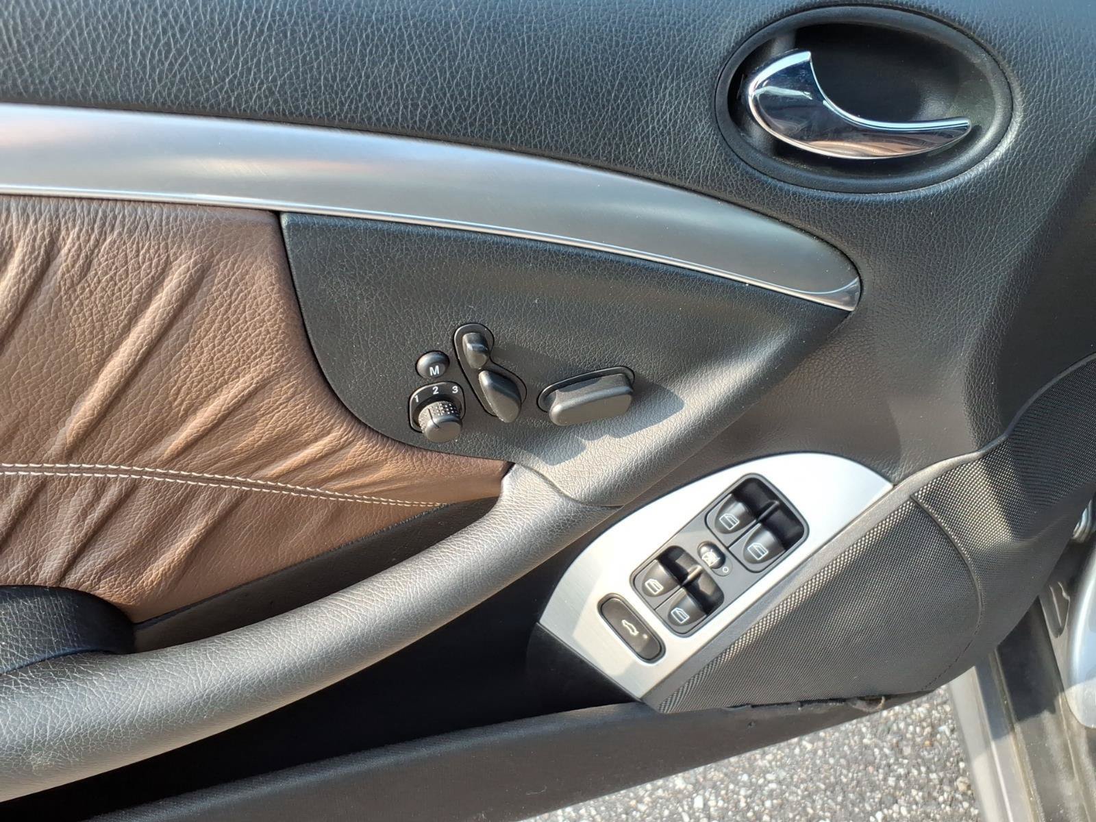 Used 2009 Mercedes-Benz CLK 350 Coupe image 13