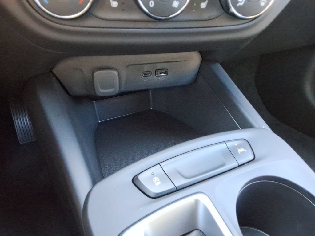 New 2026 Chevrolet Trax RS w/ Sunroof Package FWD image 31