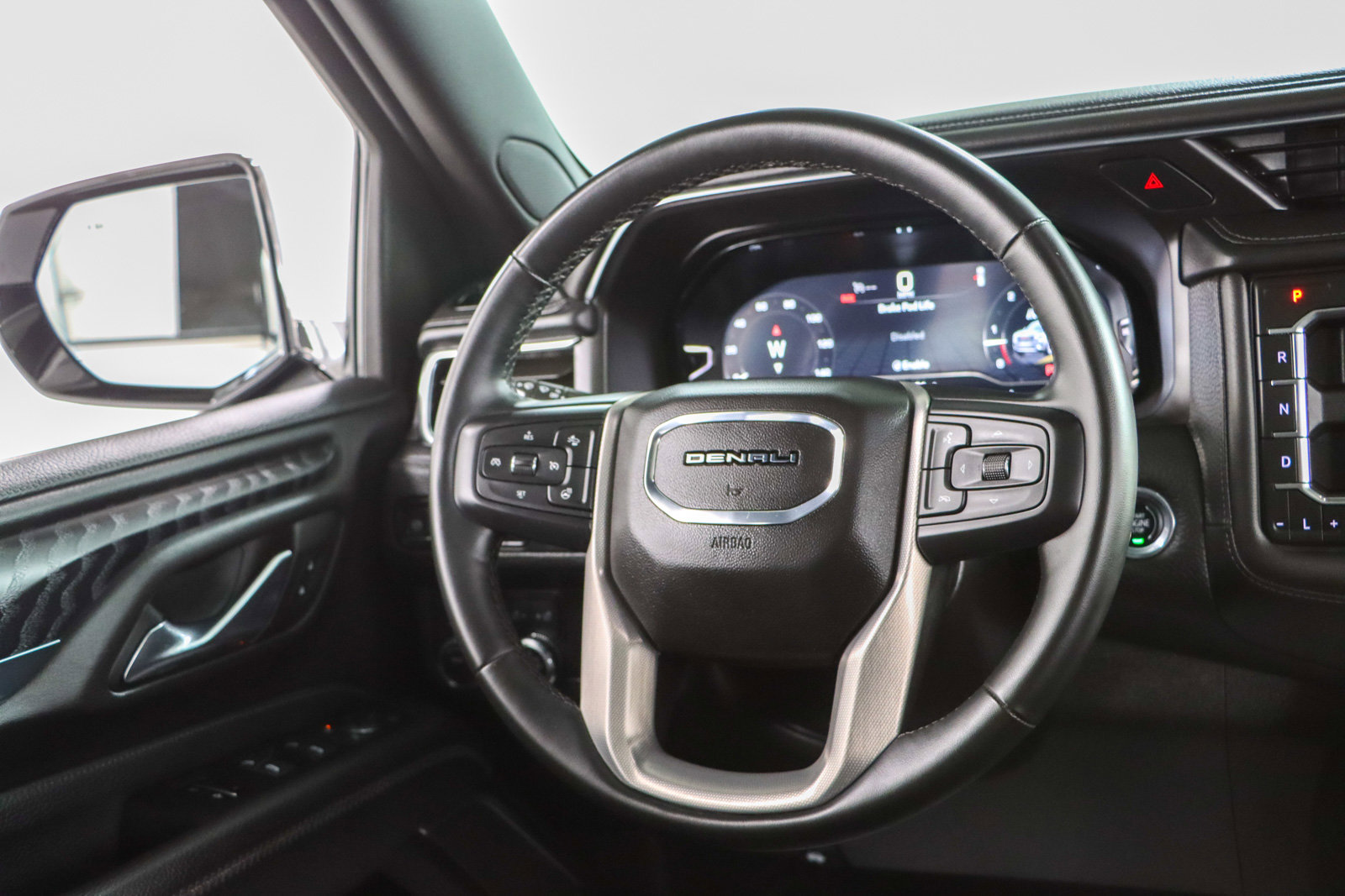 Used 2023 GMC Yukon Denali AWD/4WD image 13
