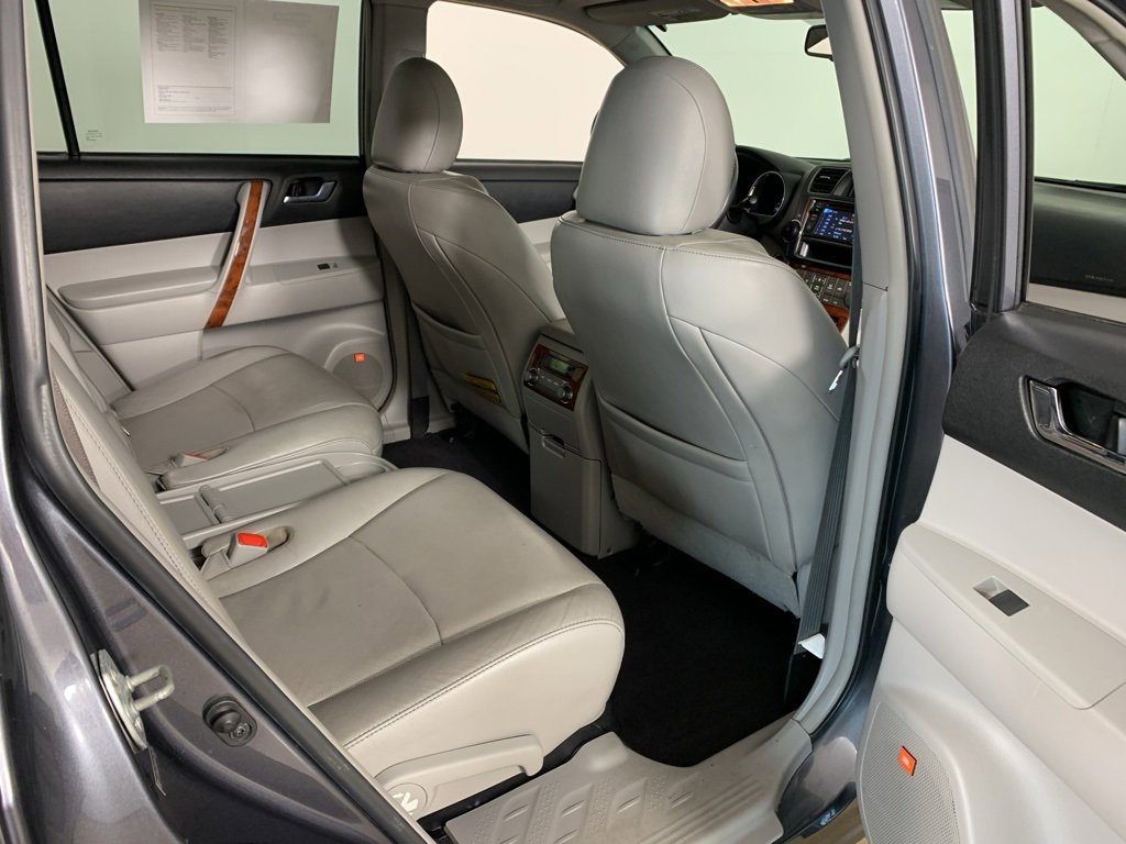 Used 2013 Toyota Highlander Limited image 40