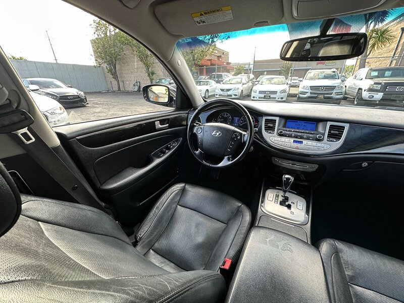 Used 2012 Hyundai Genesis 3.8 RWD image 14