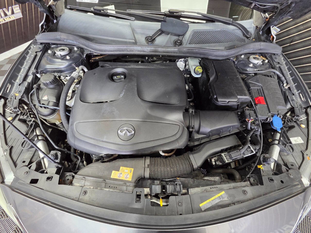 Used 2017 INFINITI QX30 Premium w/ Navigation Package image 30