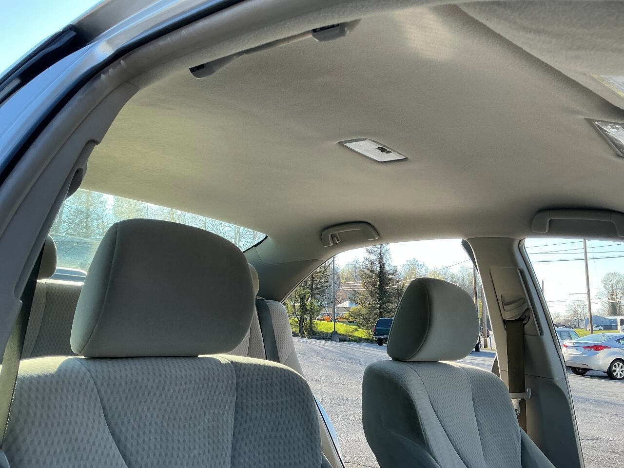 Used 2011 Toyota Camry LE FWD image 24