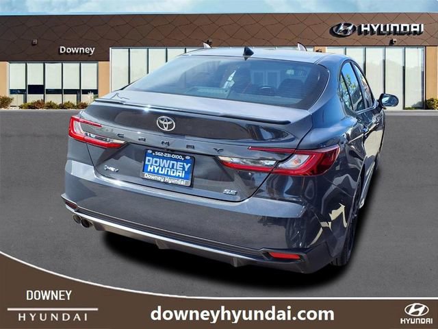Used 2025 Toyota Camry SE image 4
