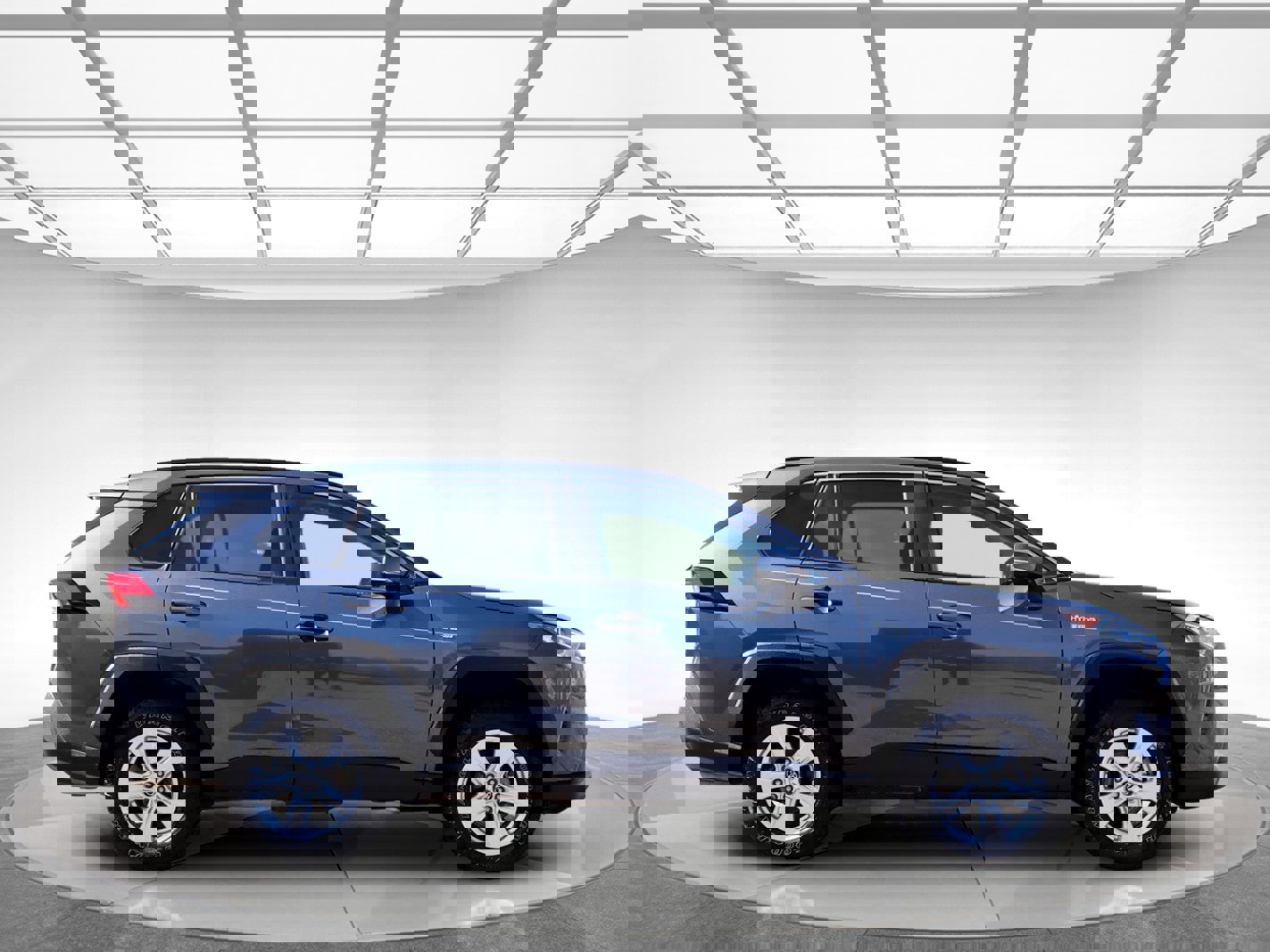 Used 2019 Toyota RAV4 XLE w/ Convenience Package AWD/4WD image 4