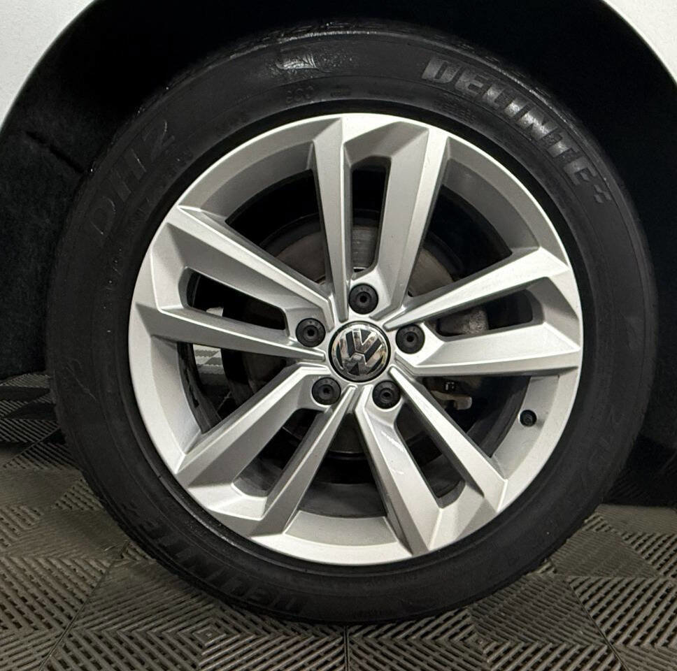 Used 2020 Volkswagen Passat 2.0T SE image 21