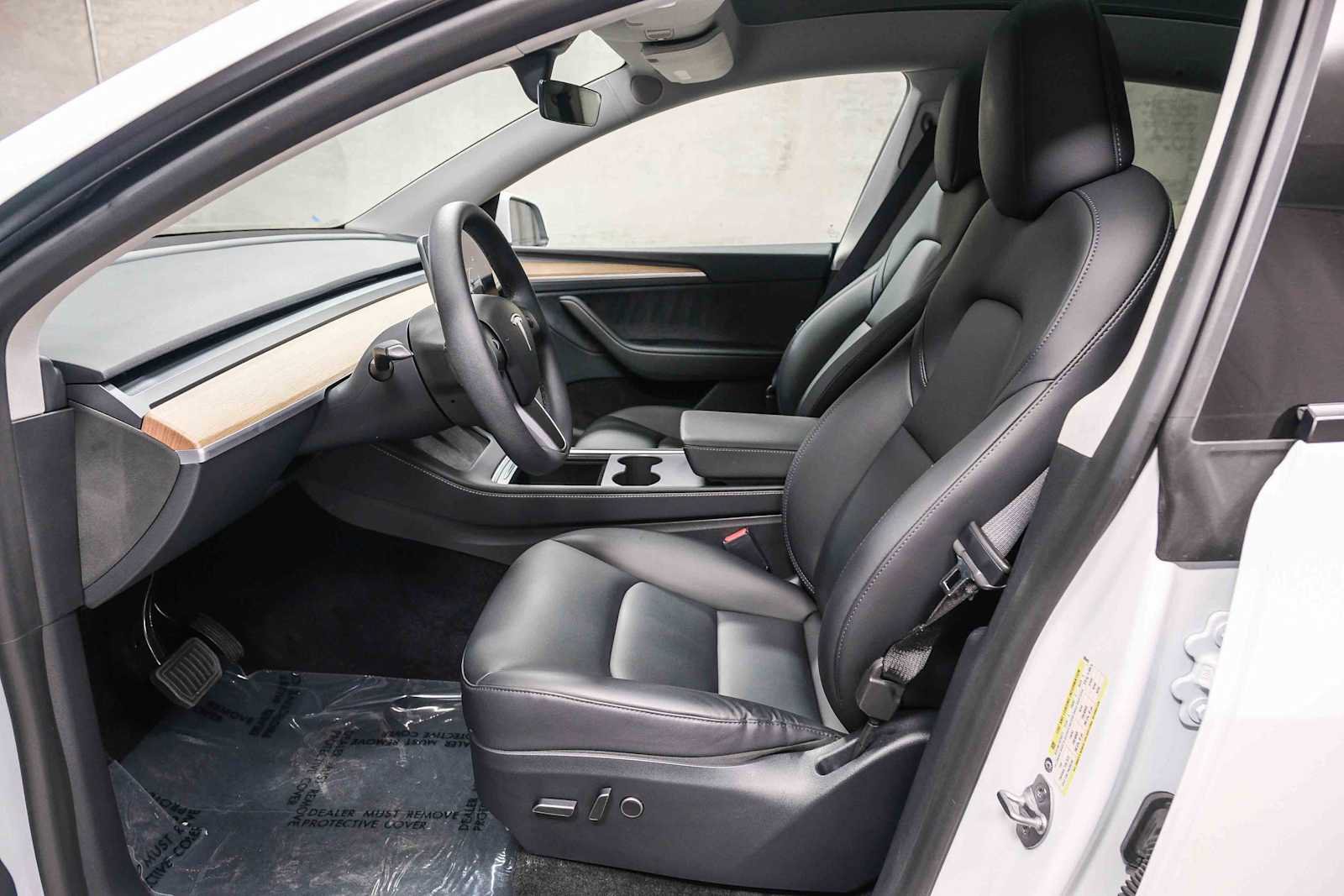 Used 2023 Tesla Model Y Long Range AWD/4WD image 23