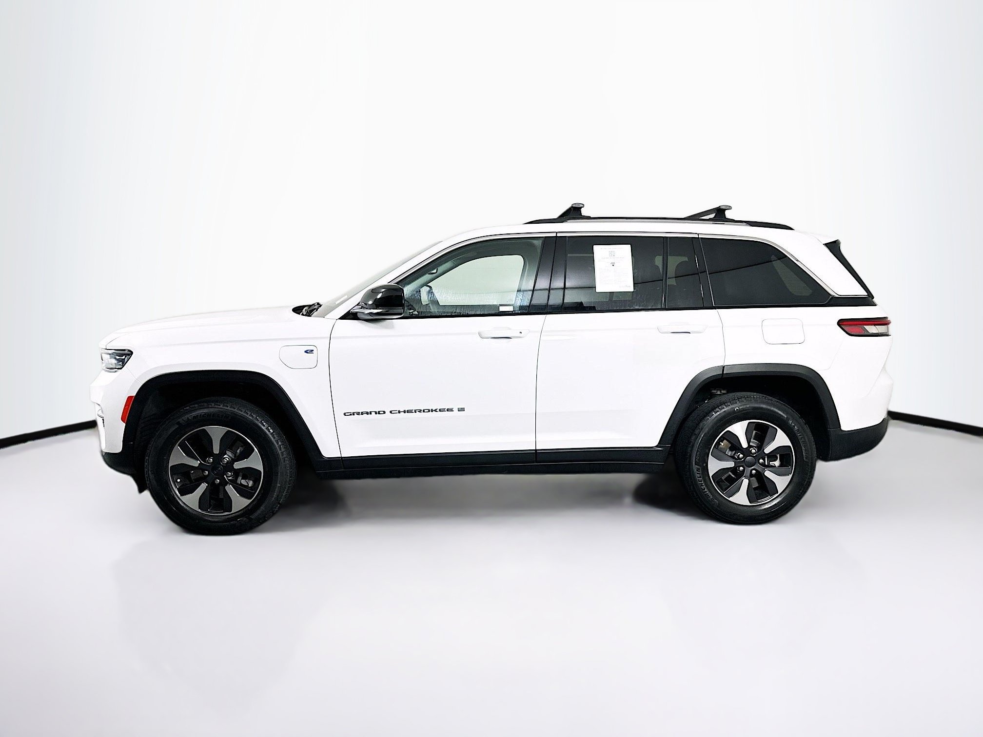 Used 2022 Jeep Grand Cherokee Limited 4xe AWD/4WD image 4