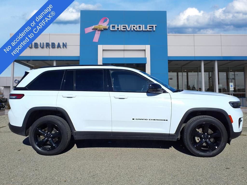 Used 2022 Jeep Grand Cherokee Altitude image 4