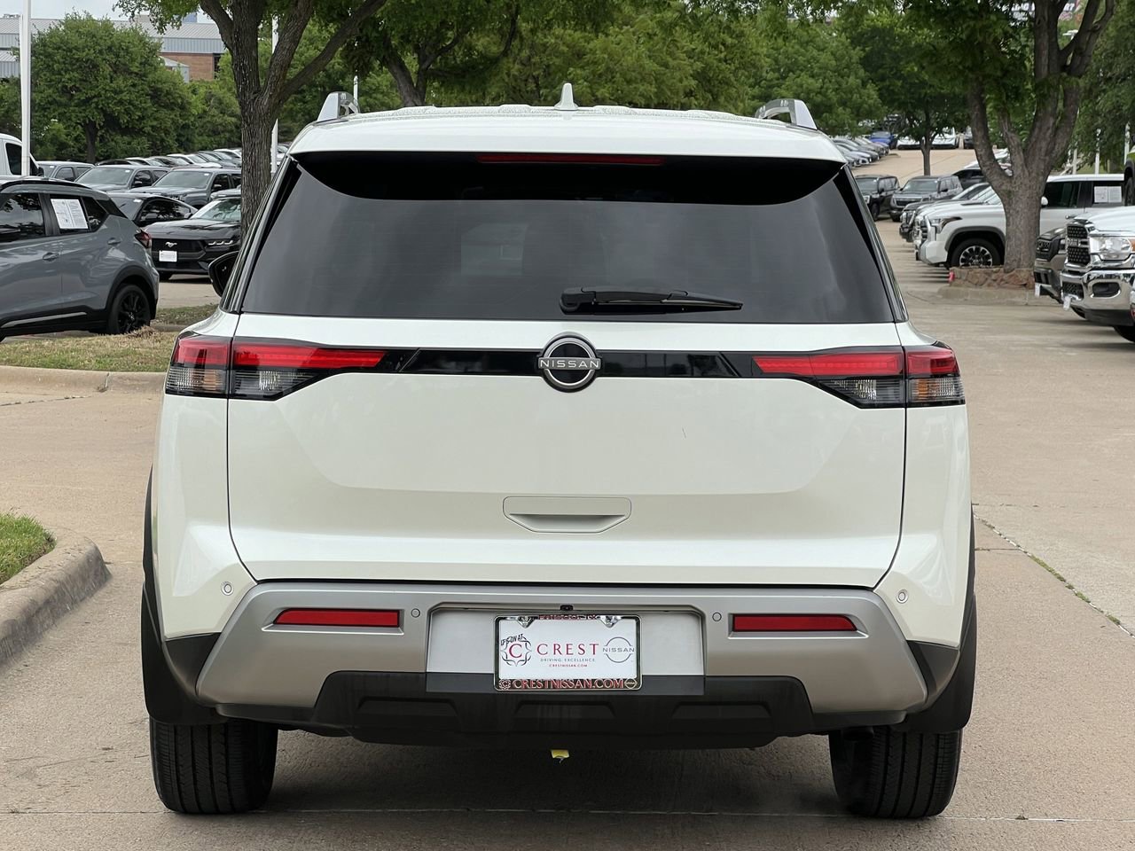 Certified 2024 Nissan Pathfinder Platinum FWD image 5