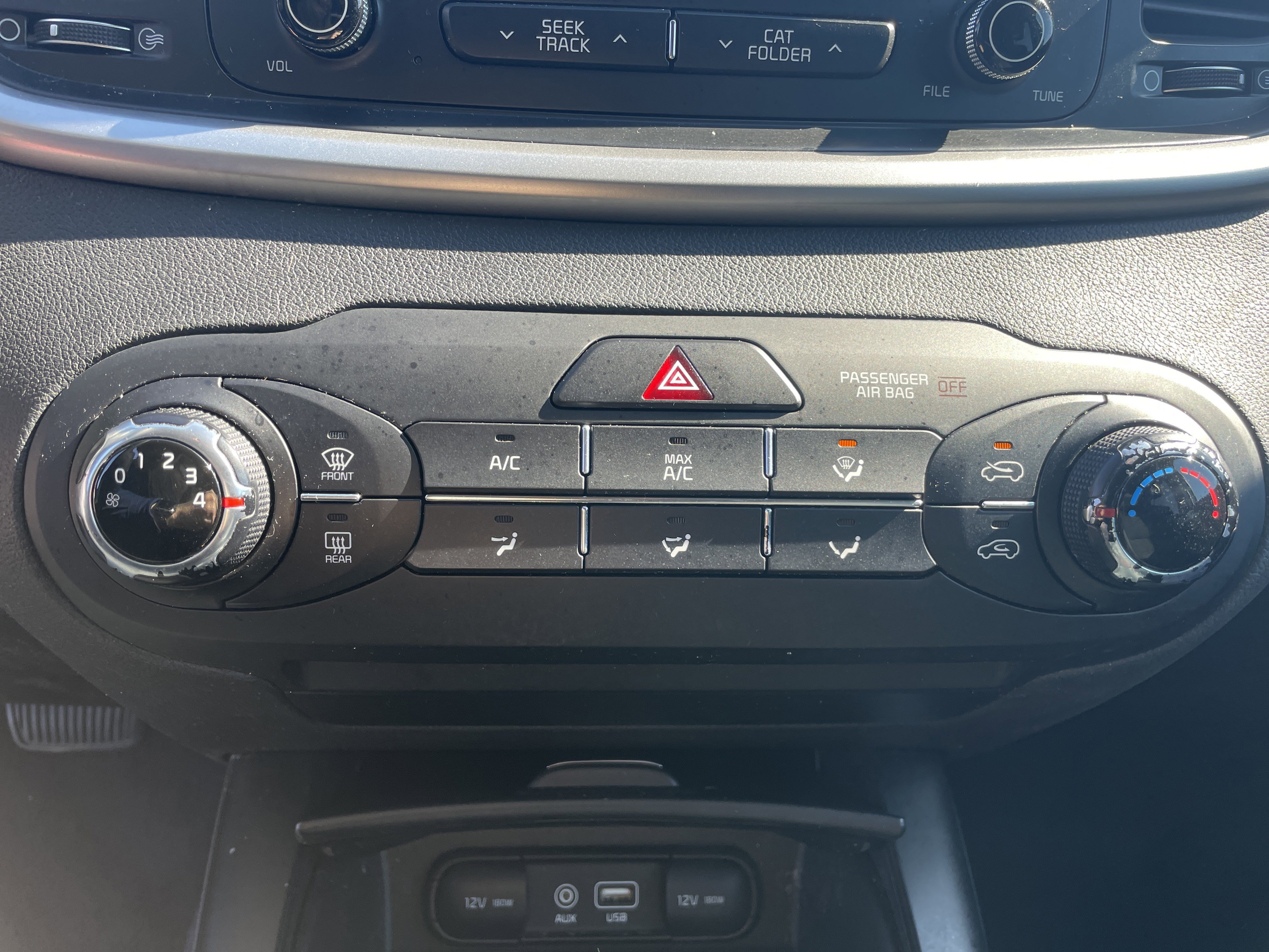 Used 2017 Kia Sorento LX image 32