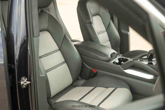 Used 2019 Porsche Cayenne Turbo image 32