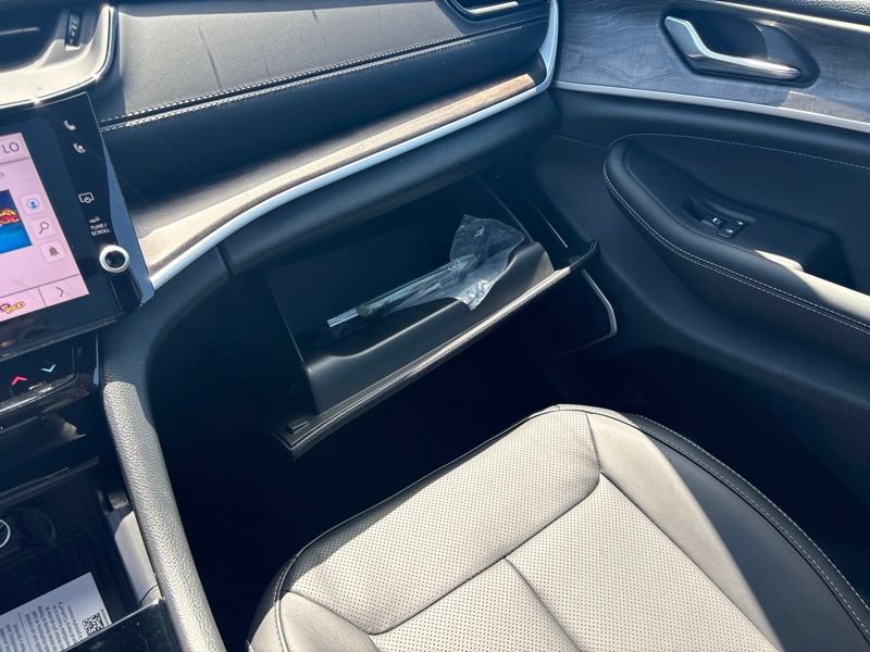 New 2026 Jeep Grand Cherokee L Limited AWD/4WD image 40