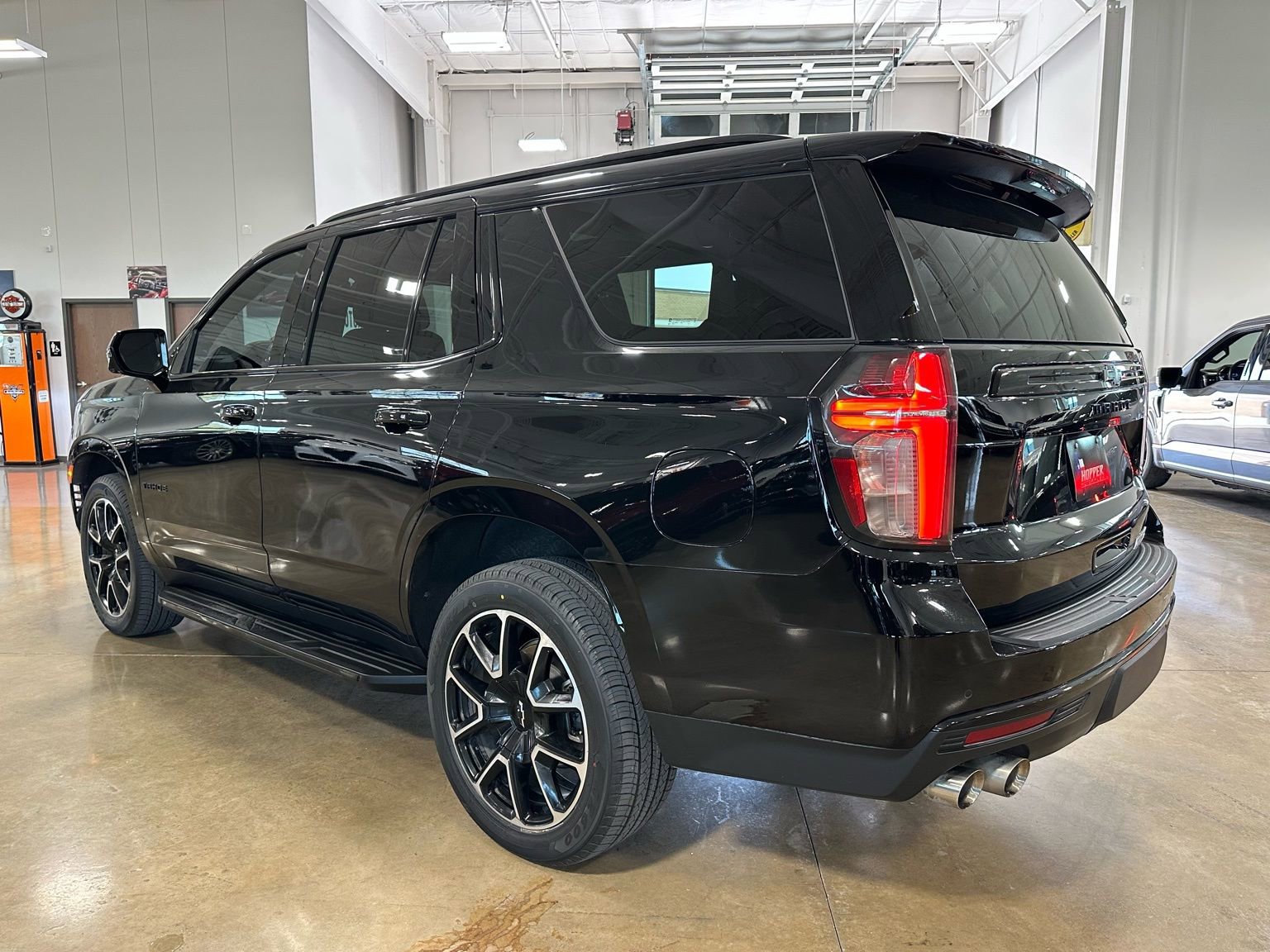 Used 2024 Chevrolet Tahoe RST w/ Sport Performance Package image 5