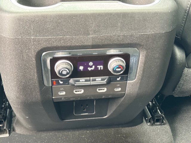 Used 2024 Chevrolet Tahoe Premier w/ Advanced Technology Package AWD/4WD image 17