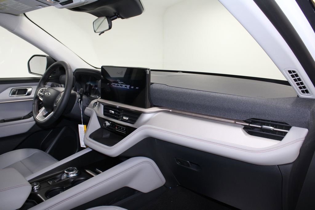 New 2025 Ford Explorer Active w/ Active Comfort Package image 31