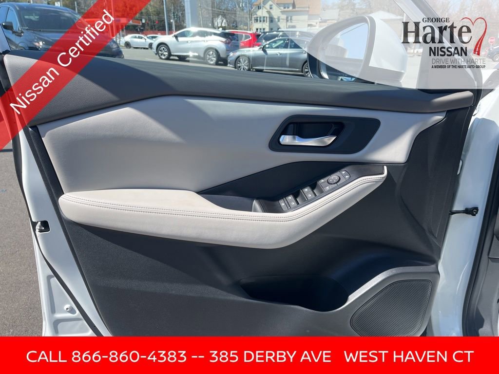 Certified 2025 Nissan Rogue SV image 17