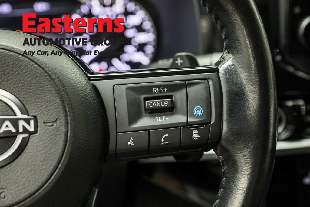 Used 2023 Nissan Pathfinder SL image 16